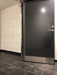 Flughafen Kopenhagen - Terminal 2 - Toiletten neben dem Sicherheitskontrolle