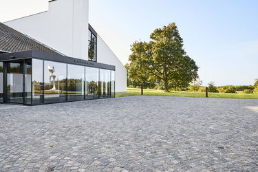 Metalskolen Jørlunde -  1. Adgang til reception via  hovedindgang