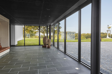 Metalskolen Jørlunde -  1. Adgang til reception via  hovedindgang