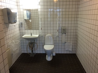Metalskolen Jørlunde - 13. Handicaptoilet ved Georg Poulsen Auditoriet