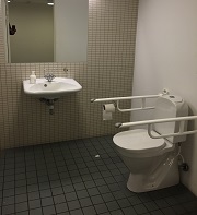 MusikTeatret Albertslund - 6. Handicaptoilet ved opgang til biografsalene