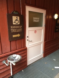 Fårup Sommerland - Handicaptoilet ved spisestederne Oasen og Loen
