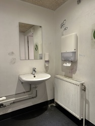 Birkerød Idrætscenter - Toilet i foyeren