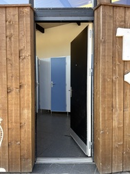 Djurs Sommerland -  Toilet før indgangen
