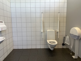 Djurs Sommerland -  Toilet før indgangen