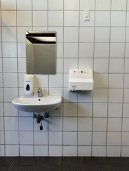 Djurs Sommerland -  Toilet før indgangen