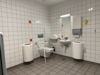 Billund Lufthavn - Afrejse - Toilet ved Gate  8-10 / WHSmith