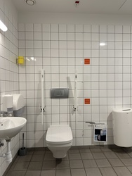 Billund Lufthavn - Afrejse - Toilet ved Gate  5-7