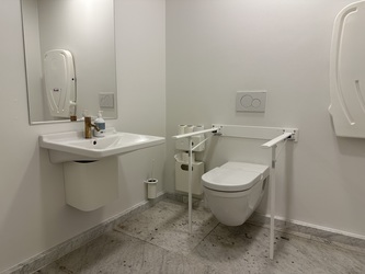 Kunsten - Toilet i stueplan ved receptionen