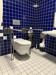 Kunsten - Toilet i niveau -2