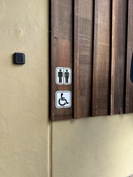 Aalborg Zoologiske Have - Toilet før indgangen
