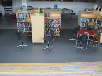 Syvstjerneskolen -   Fløj N, Skolebibliotek og IT