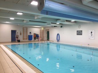 Bjerringbro Idræts- og Kulturcenter - 1. Svømmehal - Varmtvandsbassin