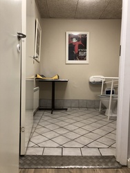 Verdenskortet v Klejtrup Sø - Toilet i hovedbygningen