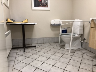 Verdenskortet v Klejtrup Sø - Toilet i hovedbygningen