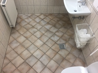 Verdenskortet v Klejtrup Sø - Toiletfaciliteter i Sørensminde