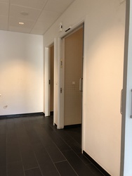 Hillerød Hovedbibliotek - Toilet ved indgangen