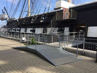 Fregatten Jylland - 2. Adgang ombord på fregatten