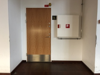 Flughafen Kopenhagen - Terminal 2 - Toilette kurz vor dem Sicherheitsdienst (1. Stock)