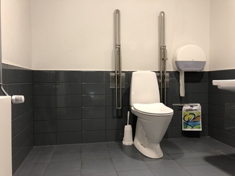 Flughafen Kopenhagen - Terminal 2 - Toilette kurz vor dem Sicherheitsdienst (1. Stock)