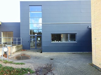Hanebjerg Skole, Afd. Brødeskov - 2. Udskoling, samlingssal og skolebibliotek