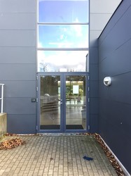 Hanebjerg Skole, Afd. Brødeskov - 2. Udskoling, samlingssal og skolebibliotek
