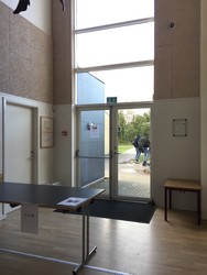 Hanebjerg Skole, Afd. Brødeskov - 2. Udskoling, samlingssal og skolebibliotek