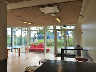 Hanebjerg Skole, Afd. Brødeskov - 2. Udskoling, samlingssal og skolebibliotek