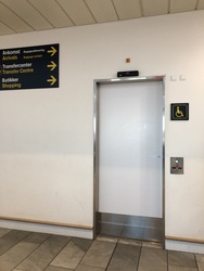 Flughafen Kopenhagen - Toiletten (nach Sicherheitskontrolle) - bei Gate B8