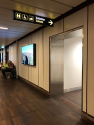 Flughafen Kopenhagen - Toiletten (nach Sicherheitskontrolle) - bei Gate C26