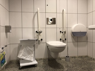 Flughafen Kopenhagen - Toiletten (nach Sicherheitskontrolle) - bei Gate C26