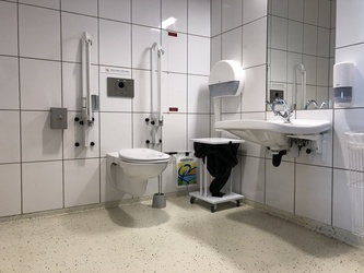 Flughafen Kopenhagen - Toiletten (nach Sicherheitskontrolle) - bei Gate C36