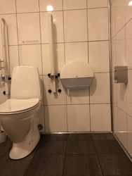 Flughafen Kopenhagen - Toiletten (nach Sicherheitskontrolle) im Terminal 3 - Bei Lagkaghuset