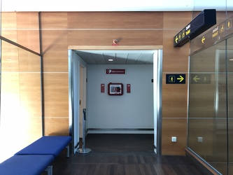 Flughafen Kopenhagen - Toiletten (nach Sicherheitskontrolle) - bei Gate D101