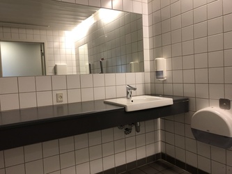 Flughafen Kopenhagen - Toiletten (nach Sicherheitskontrolle) - bei Gate D1