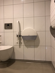 Flughafen Kopenhagen - Toiletten (nach Sicherheitskontrolle) - bei Gate F7