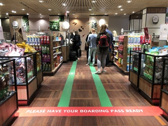 Flughafen Kopenhagen - nach Sicherheitskontrolle - Tax Free Shop
