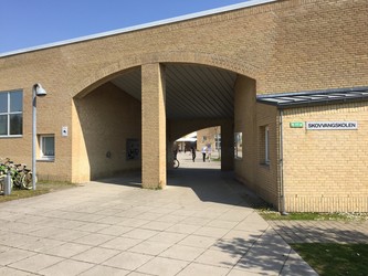 Skovvangskolen - 4. Indgang D - Udskoling og faglokalerne til fysik og biologi