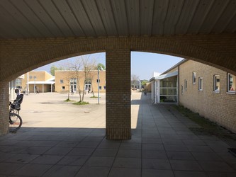Skovvangskolen - 4. Indgang D - Udskoling og faglokalerne til fysik og biologi
