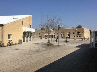 Skovvangskolen - 4. Indgang D - Udskoling og faglokalerne til fysik og biologi