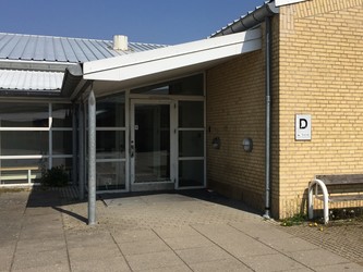 Skovvangskolen - 4. Indgang D - Udskoling og faglokalerne til fysik og biologi