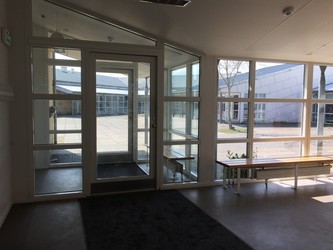 Skovvangskolen - 4. Indgang D - Udskoling og faglokalerne til fysik og biologi