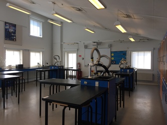 Skovvangskolen - 4. Indgang D - Udskoling og faglokalerne til fysik og biologi