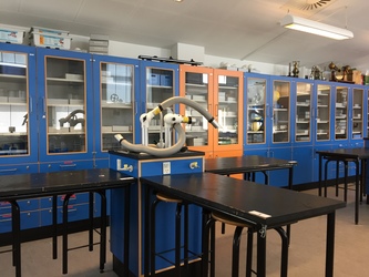 Skovvangskolen - 4. Indgang D - Udskoling og faglokalerne til fysik og biologi