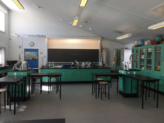 Skovvangskolen - 4. Indgang D - Udskoling og faglokalerne til fysik og biologi