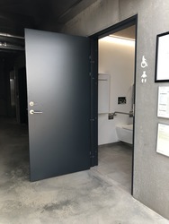 Naturkraft - Toilette beim Cafe in 1. Stock