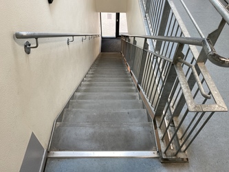 Mølleskolen Ry - 2. Østfløjen - stueplan via indgang fra skolegården