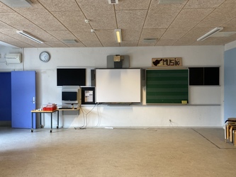 Mølleskolen Ry - 4. Østfløjen - faglokalet til musik