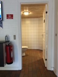 Ribe VikingeCenter - Toilet ved billetsalg og butik