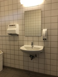 Aalborg Zoologiske Have - Toilet ved Casa Familia